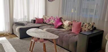 Închiriere - Apartament în Văzrajdane 1,  Varna