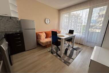 Închiriere - Apartament în Pobeda,  Varna