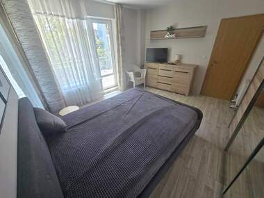Închiriere - Apartament în Slaveîkov,  Burgas