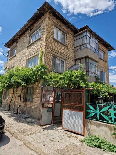 Vânzare - Etaj din casă în Novi Pazar,  Șumen