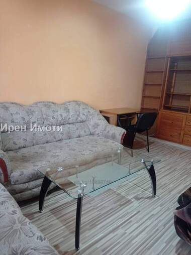 Vânzare - Apartament în Iztok,  Iambol