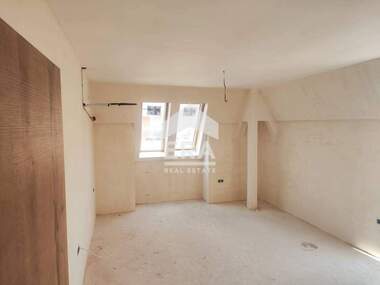 Verkauf - Wohnung in Borowez,  Iambol