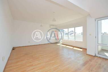Verkauf - Wohnung in Wazrajdane,  Burgas