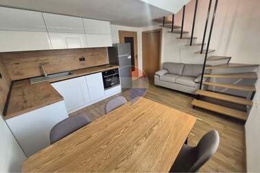 Închiriere - Apartament în Obștiinata,  Varna