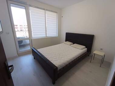 Închiriere - Apartament în Zornița,  Burgas