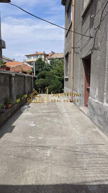 Vânzare - Etaj din casă în Uceiliștini,  Haskovo