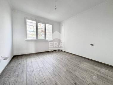 Verkauf - Wohnung in Wazrajdane 3,  Warna