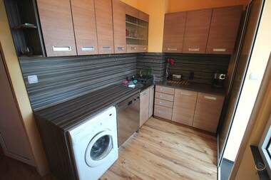 Închiriere - Apartament în Izgrev,  Burgas