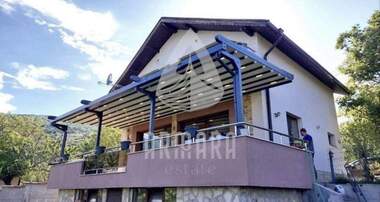 Verkauf - Haus in Brestnik,  Plowdiw