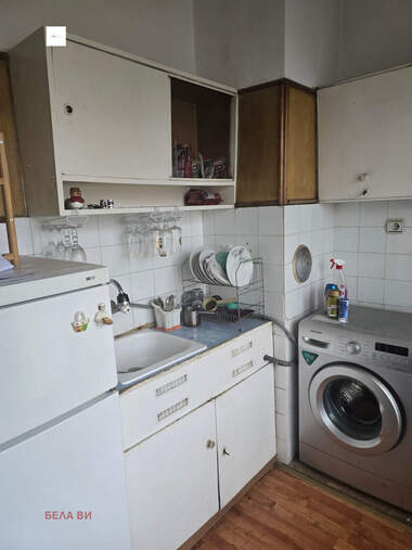 Продажа - Квартира в Изток,  Перник