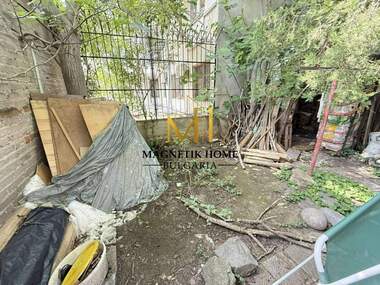 Πώληση - Όροφος από σπίτι σε Център,  Бургас