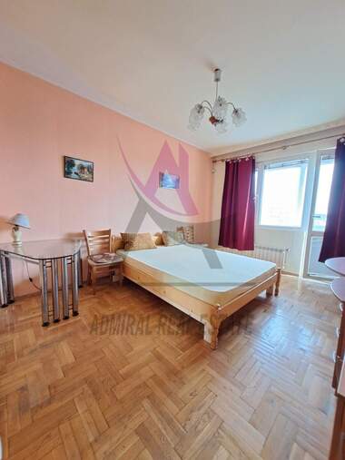 Închiriere - Apartament în Mladost 2,  Varna