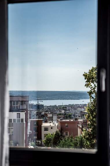 Închiriere - Apartament în Văzrajdane 3,  Varna