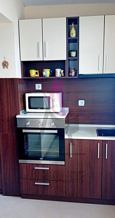 Închiriere - Apartament în Văzrajdane 1,  Varna