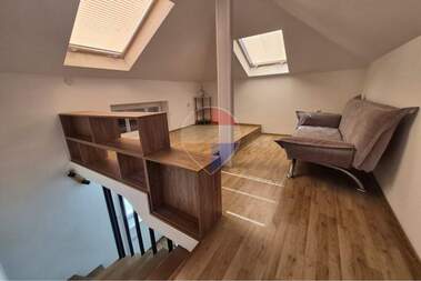 Închiriere - Apartament în Obștiinata,  Varna