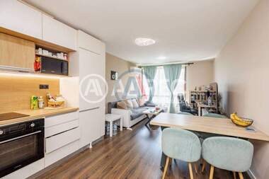 Verkauf - Wohnung in Mladost 2,  Warna