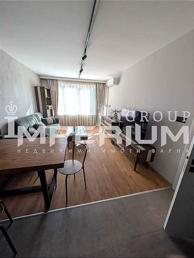 Închiriere - Apartament în Center,  Varna
