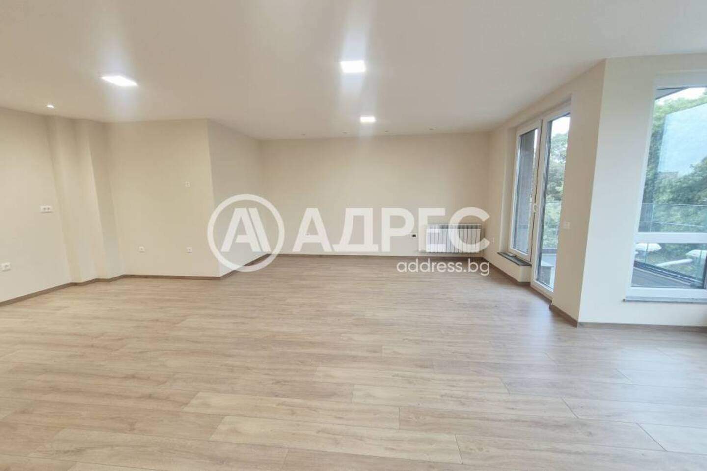 Γραφείο σε Τσενταρ, Βαρνα – φωτογραφία 4