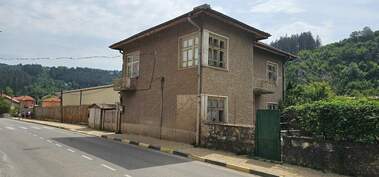 For sale - House in Tran,  Pernik