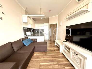 Închiriere - Apartament în Zornița,  Burgas