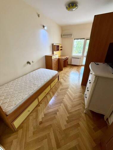 Închiriere - Apartament în Ideal City Center,  Pleven