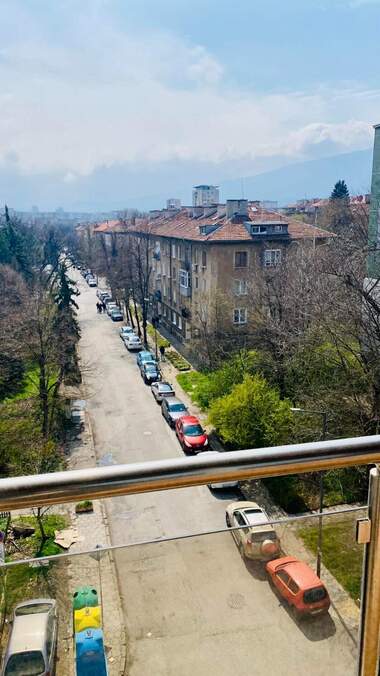 Închiriere - Apartament în Lagera,  Sofia
