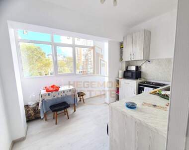Vânzare - Apartament în Bazar Levski,  Varna