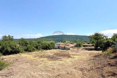 Vânzare - Teren de construcții în Djuliunița,  Veliko Tărnovo