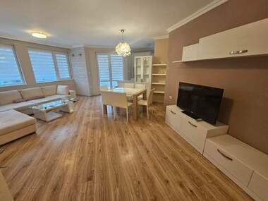 Miete - Wohnung in Mladejki halm,  Plowdiw