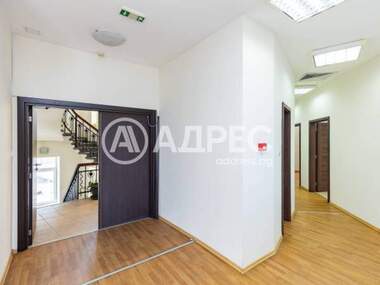 Ενοίκιο - Γραφείο σε Център,  Варна
