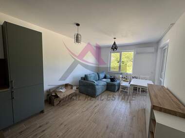 Kira - Apartman olarak Vazrajdane 4,  Varna