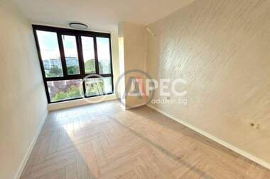 Vânzare - Apartament în Avtogara,  Varna