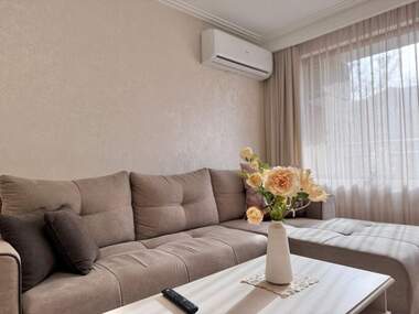 Închiriere - Apartament în Lazur,  Burgas