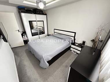 For sale - Apartment in Osvobojdenie,  Razgrad