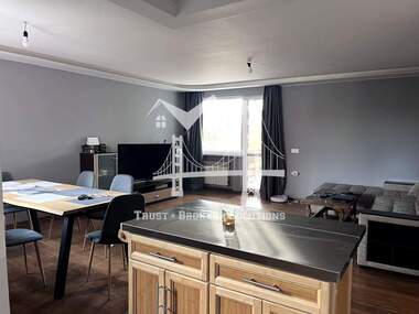 Vânzare - Apartament în Mladost-2,  Sofia