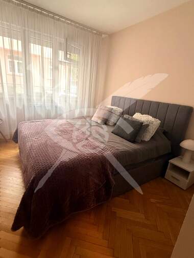 Kira - Apartman olarak Oborishte,  Sofia