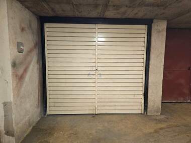Miete - Garage in Center,  Sovia