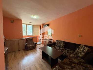 Verkauf - Wohnung in Tri tschutschura-üg,  Stara Zagora