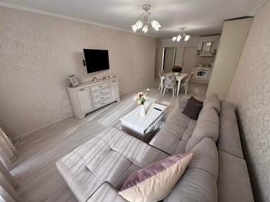 Închiriere - Apartament în Lazur,  Burgas