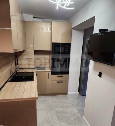 Închiriere - Apartament în Bazar Levski,  Varna