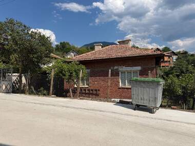 For sale - House in Brejani,  Blagoevgrad