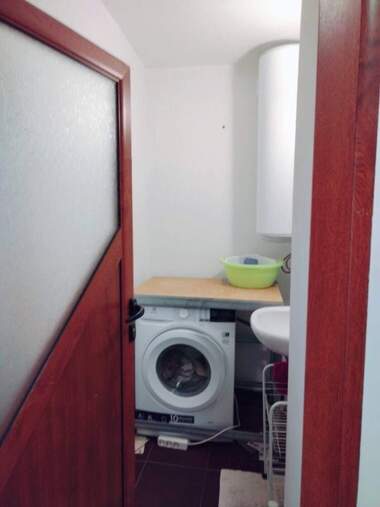 Închiriere - Apartament în Văzrajdane,  Burgas