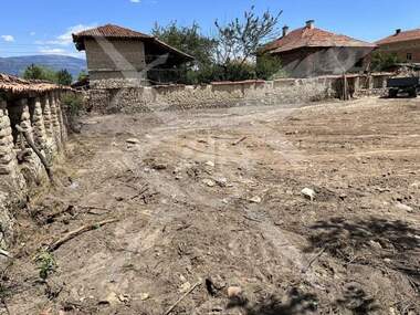For sale - House in Karavelovo,  Plovdiv