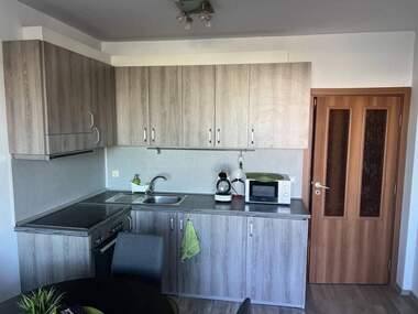 Închiriere - Apartament în Văzrajdane,  Burgas