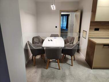Închiriere - Apartament în Bazar Levski,  Varna