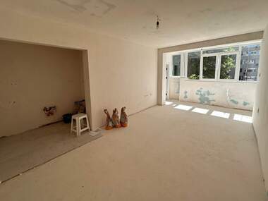 Vânzare - Apartament în Zimno kino Trakia,  Varna