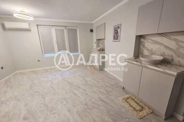 Ενοίκιο - Γραφείο σε Колхозен пазар,  Варна