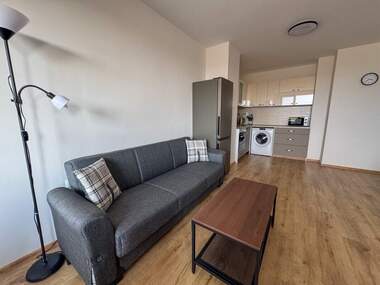Miete - Wohnung in Horizont,  Burgas