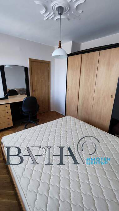 Наем - Апартамент във ВИНС - Червен площад,  Варна