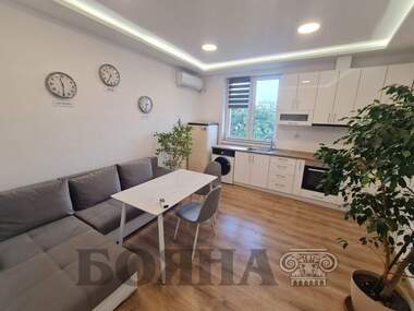 Închiriere - Apartament în Center,  Ruse